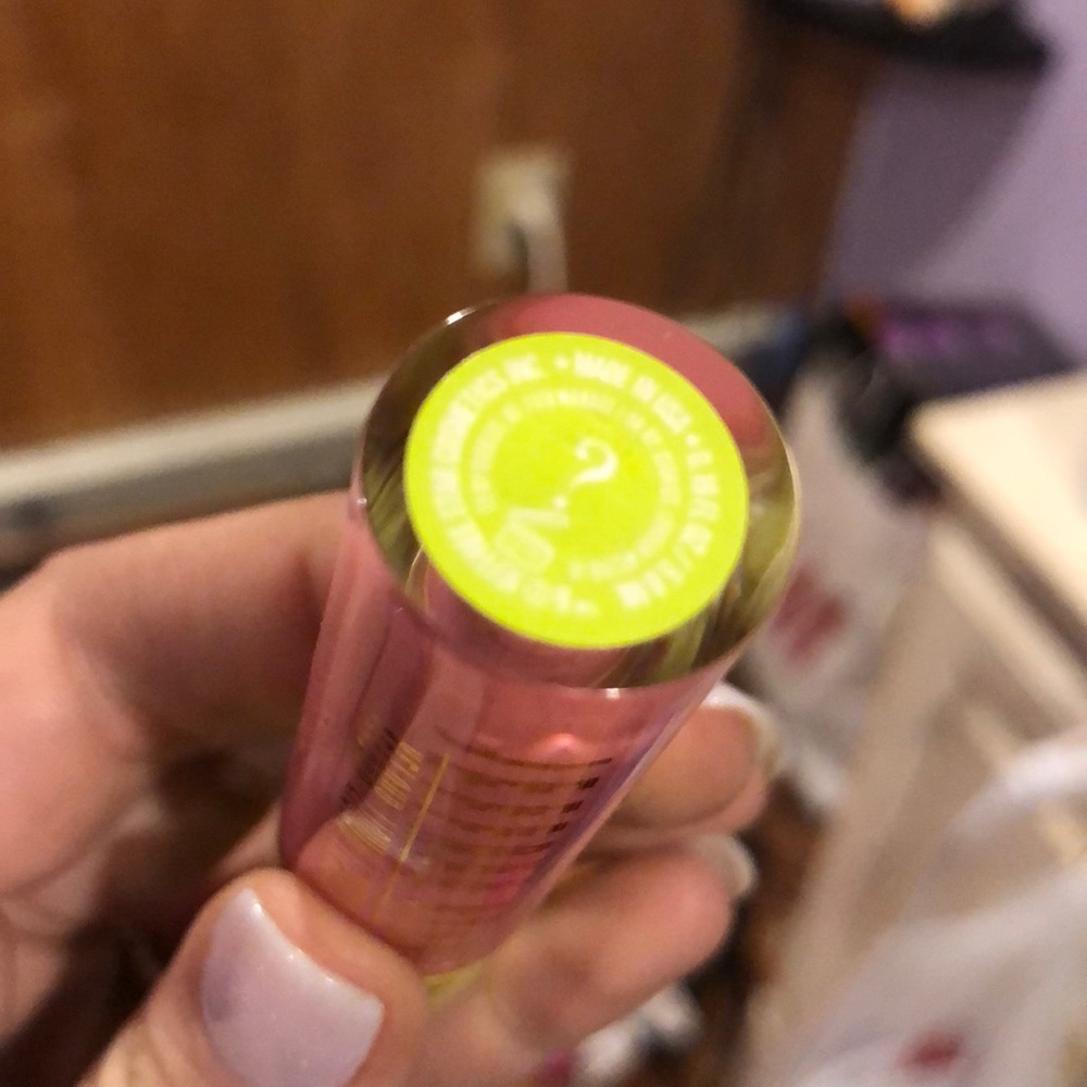 MYSTERY BOX EXCLUSIVE “?” JEFFREE STAR LIPSTICK